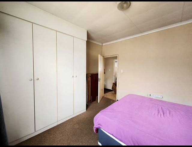 2 BEDROOM APARTMENT FOR SALE IN WILGEHEUWEL